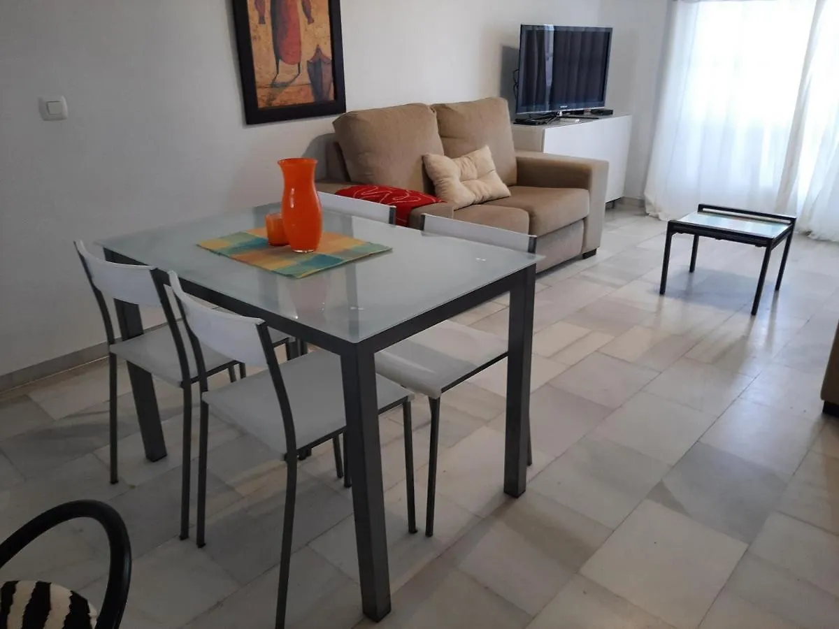 Vakantiehuis Puerto De La Duquesa Beach Apartment Castillo de Sabinillas