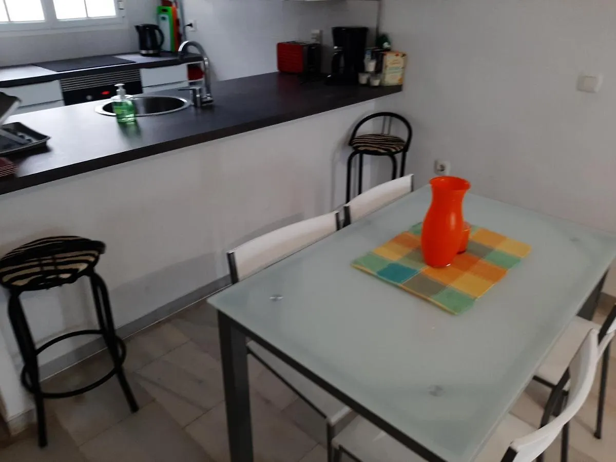 بيت للعطل Puerto De La Duquesa Beach Apartment Castillo de Sabinillas إسبانيا