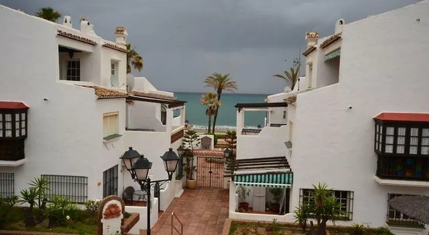 Puerto De La Duquesa Beach Apartment Castillo de Sabinillas